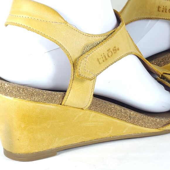 Taos Women’s Sheila EU40 US 9-9,5 Yellow Leather T Strap Open-Toe Wedge Sandal - Picture 15 of 16